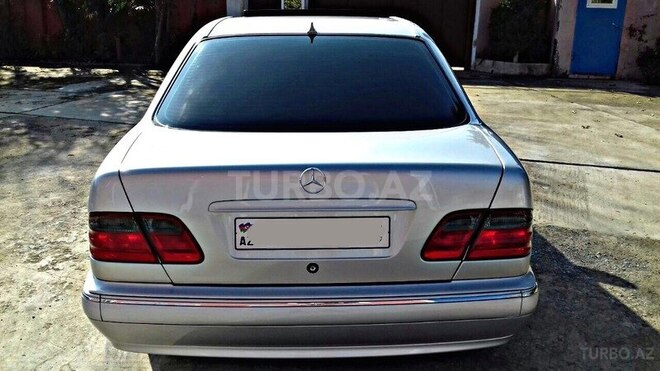Mercedes E 280 2001, 288,888 km - 2.8 l - Bakı
