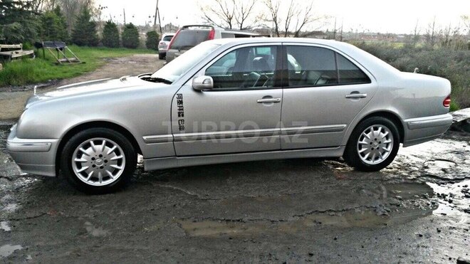 Mercedes E 280 2001, 288,888 km - 2.8 l - Bakı