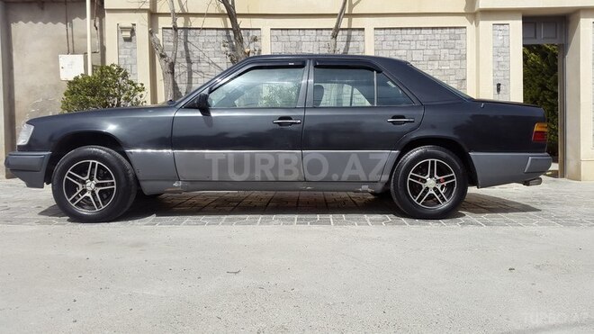 Mercedes E 300 1987, 300,000 km - 3.0 l - Bakı