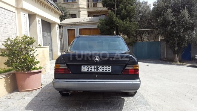 Mercedes E 300 1987, 300,000 km - 3.0 l - Bakı