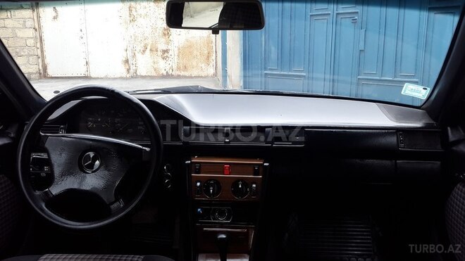 Mercedes E 300 1987, 300,000 km - 3.0 l - Bakı