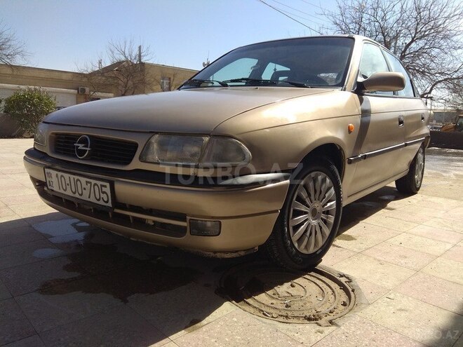 Opel Astra 1997, 278,000 km - 1.6 л - Bakı