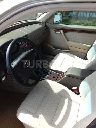 Mercedes C 200 1995, 236,000 km - 2.0 l - Bakı