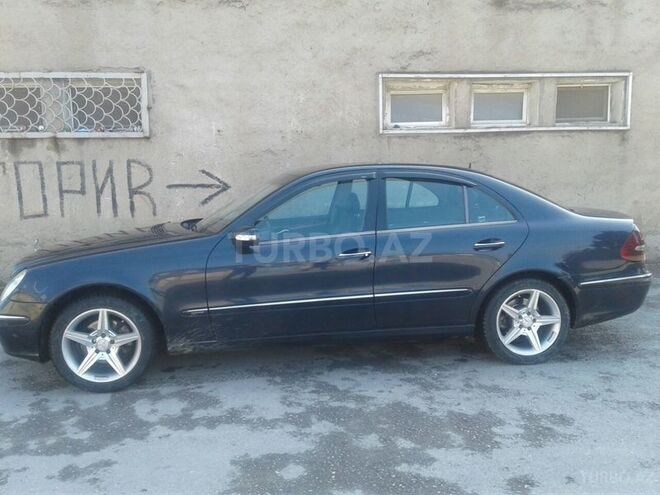 Mercedes E 220 2004, 200,000 km - 2.2 l - Bakı