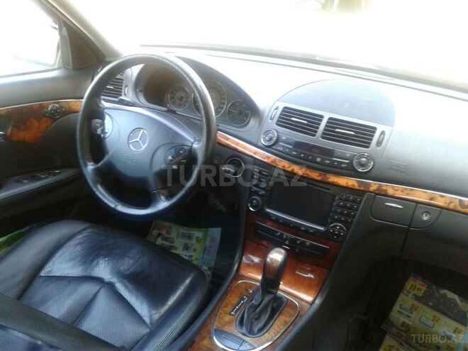 Mercedes E 220 2004, 200,000 km - 2.2 l - Bakı