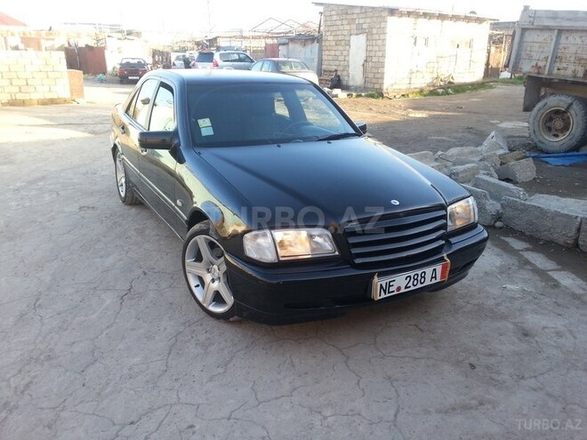 Mercedes C 200 2000, 334,235 km - 2.0 л - Sumqayıt
