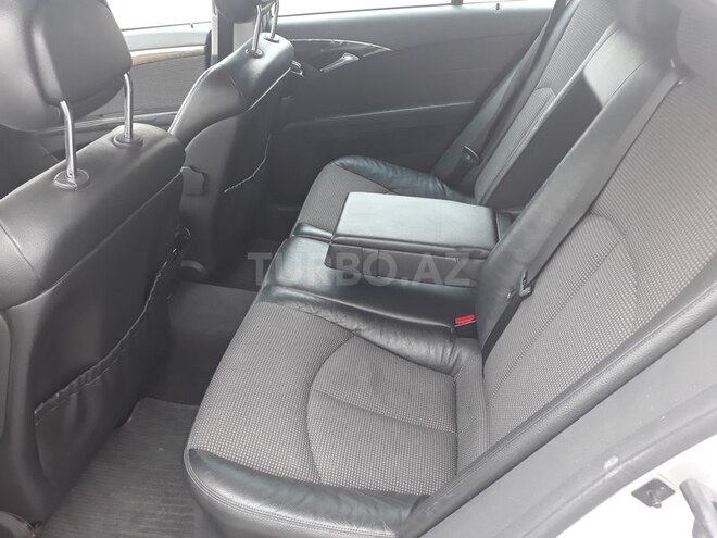 Mercedes E 240 2002, 261,000 km - 2.6 l - Bakı