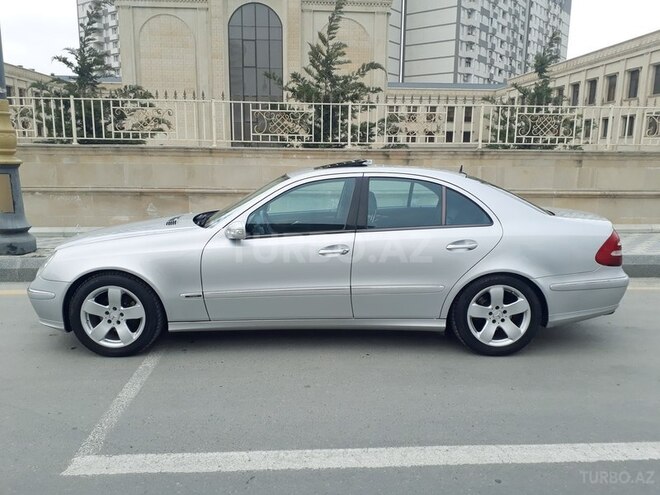 Mercedes E 240 2002, 261,000 km - 2.6 l - Bakı
