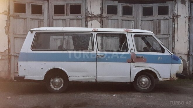 RAF  1990, 395,874 km - 2.5 l - Mingəçevir