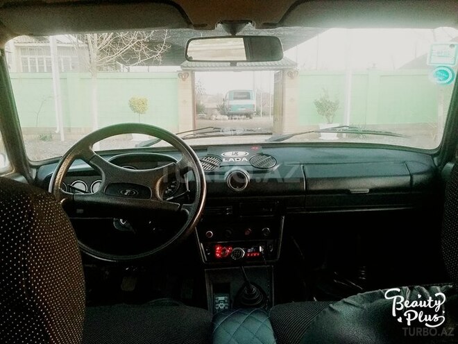 LADA (VAZ) 2106 2000, 240,000 km - 1.6 l - Salyan