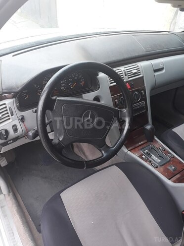 Mercedes E 230 1996, 287,321 km - 2.3 l - Bakı