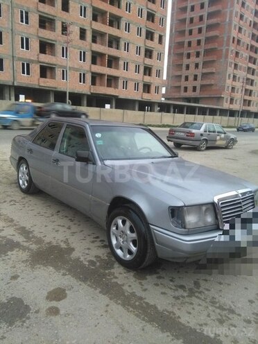 Mercedes E 260 1988, 328,000 km - 2.6 l - Sumqayıt