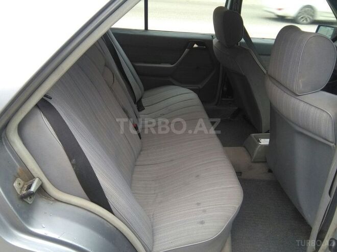 Mercedes E 260 1988, 328,000 km - 2.6 l - Sumqayıt