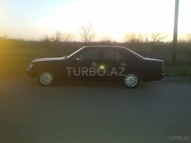 Mercedes E 250 1992, 370,000 km - 2.5 l - Bakı