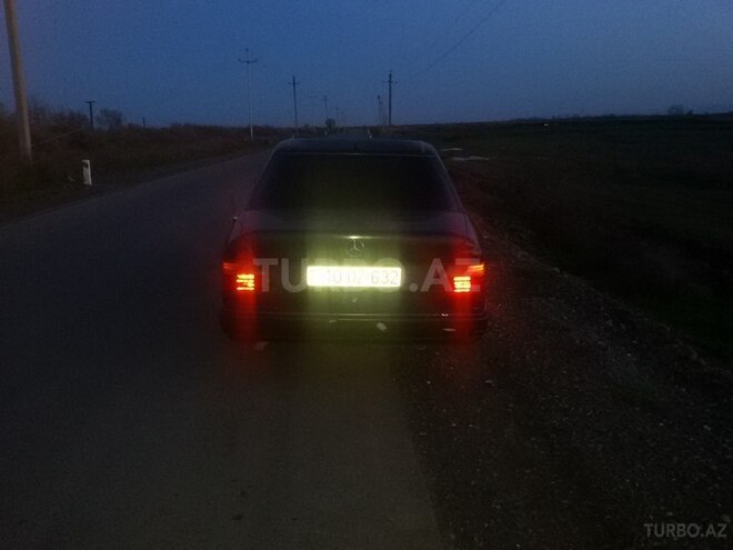 Mercedes E 250 1992, 370,000 km - 2.5 l - Bakı
