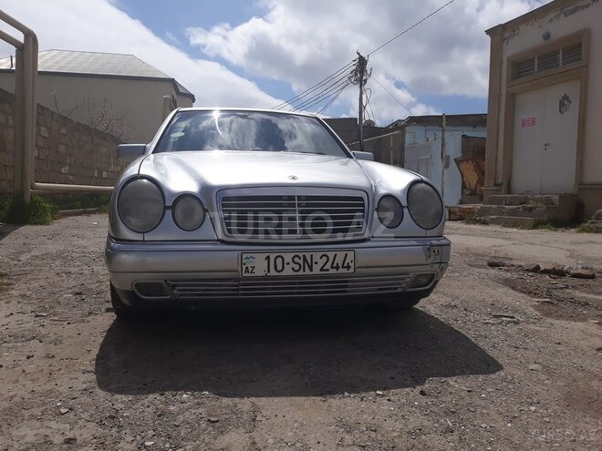 Mercedes E 230 1995, 385,900 km - 2.3 л - Bakı