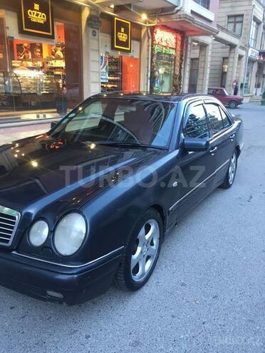 Mercedes E 230 1998, 284,000 km - 2.3 l - Bakı