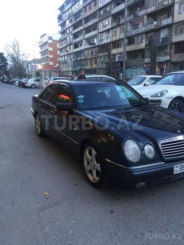 Mercedes E 230 1998, 284,000 km - 2.3 l - Bakı