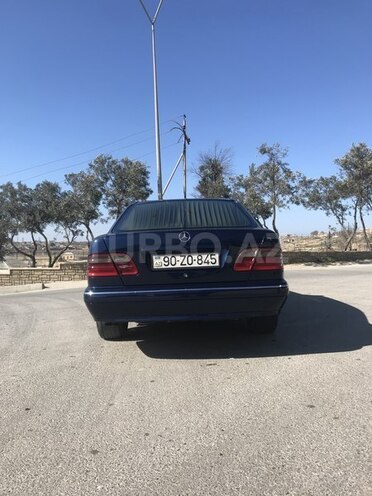 Mercedes E 220 1999, 317,900 km - 2.2 l - Bakı