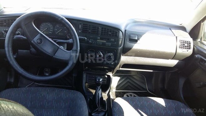 Volkswagen Golf 1993, 291,245 km - 1.9 л - Bakı