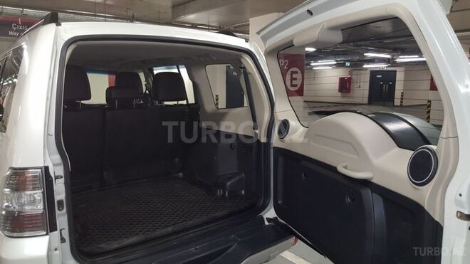 Mitsubishi Pajero 2013, 129,000 km - 3.5 l - Bakı
