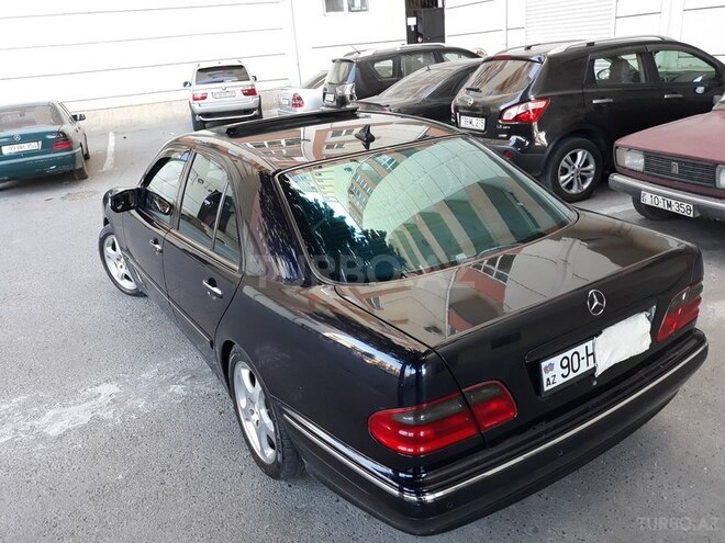 Mercedes E 240 2000, 252,000 km - 2.6 l - Bakı