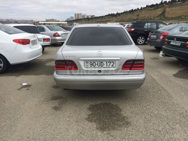 Mercedes E 240 1999, 319,000 km - 2.4 l - Bakı