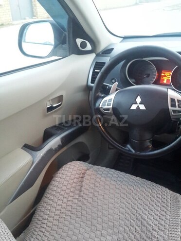 Mitsubishi Outlander 2008, 190,000 km - 3.0 l - Bakı