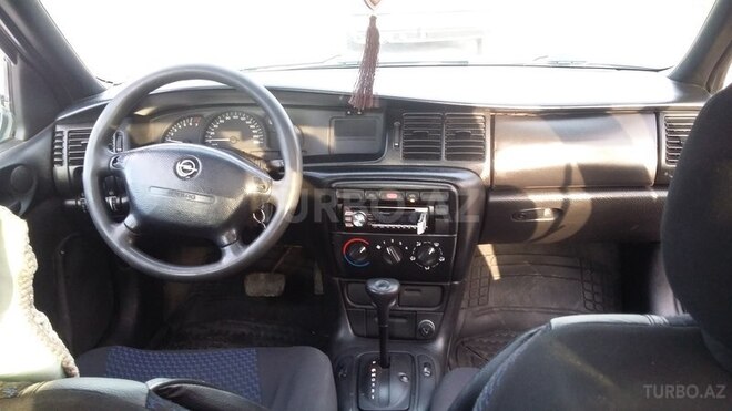 Opel Vectra 1997, 299,680 km - 1.6 l - Sumqayıt