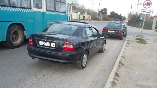 Opel Vectra 1997, 299,680 km - 1.6 l - Sumqayıt