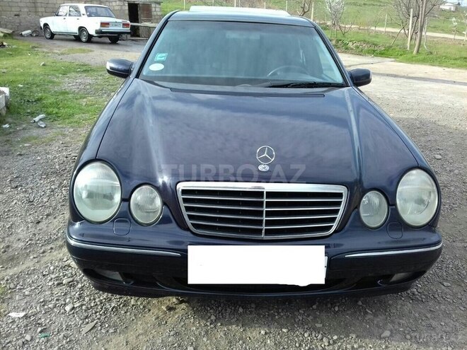 Mercedes E 260 2000, 207,000 km - 2.6 л - Tovuz