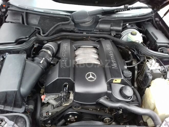Mercedes E 260 2000, 207,000 km - 2.6 л - Tovuz