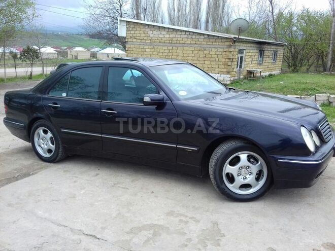 Mercedes E 260 2000, 207,000 km - 2.6 л - Tovuz
