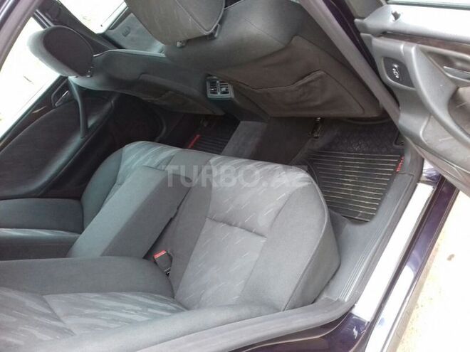 Mercedes E 260 2000, 207,000 km - 2.6 л - Tovuz