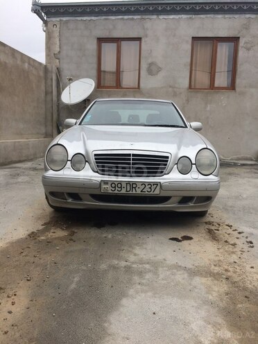 Mercedes E 220 2001, 351,000 km - 2.2 l - Bakı