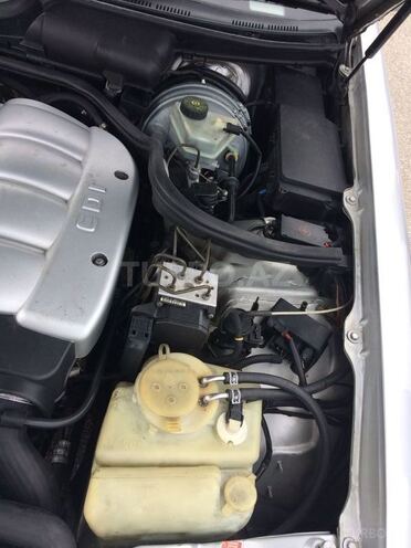 Mercedes E 220 2001, 351,000 km - 2.2 l - Bakı