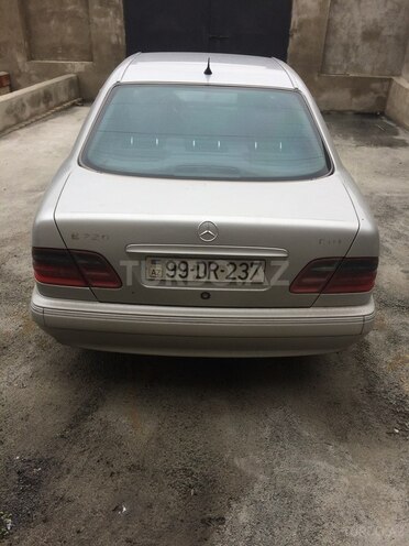 Mercedes E 220 2001, 351,000 km - 2.2 l - Bakı
