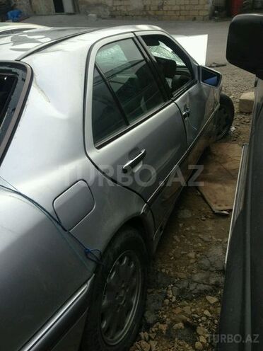 Mercedes C 240 1997, 138,800 km - 2.4 л - Bakı
