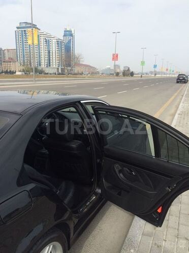 BMW 525 2001, 200,000 km - 2.5 л - Bakı