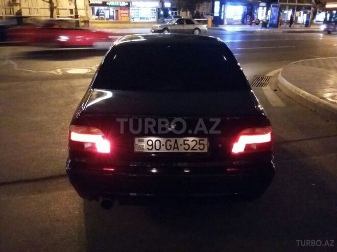 BMW 525 2001, 200,000 km - 2.5 л - Bakı