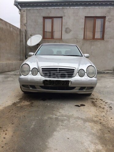 Mercedes E 220 2001, 351,600 km - 2.2 l - Bakı