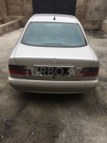 Mercedes E 220 2001, 351,600 km - 2.2 l - Bakı