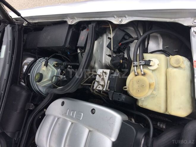 Mercedes E 220 2001, 351,600 km - 2.2 l - Bakı
