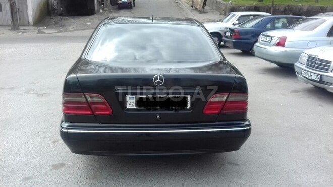 Mercedes E 270 2000, 293,000 km - 2.7 л - Bakı