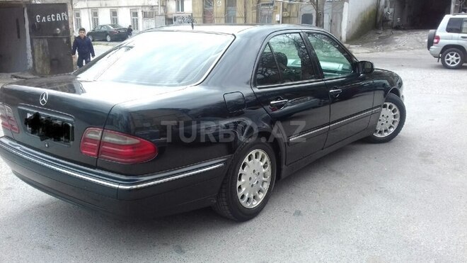 Mercedes E 270 2000, 293,000 km - 2.7 л - Bakı