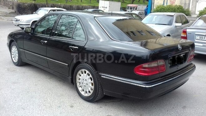 Mercedes E 270 2000, 293,000 km - 2.7 л - Bakı