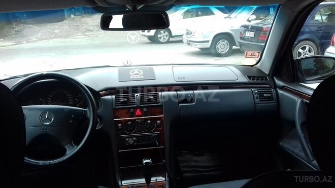 Mercedes E 270 2000, 293,000 km - 2.7 л - Bakı