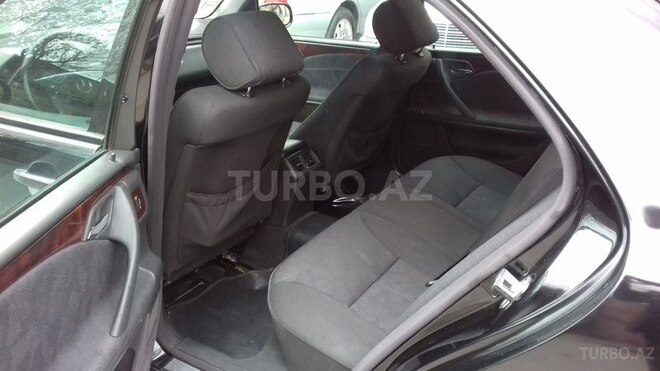 Mercedes E 270 2000, 293,000 km - 2.7 л - Bakı