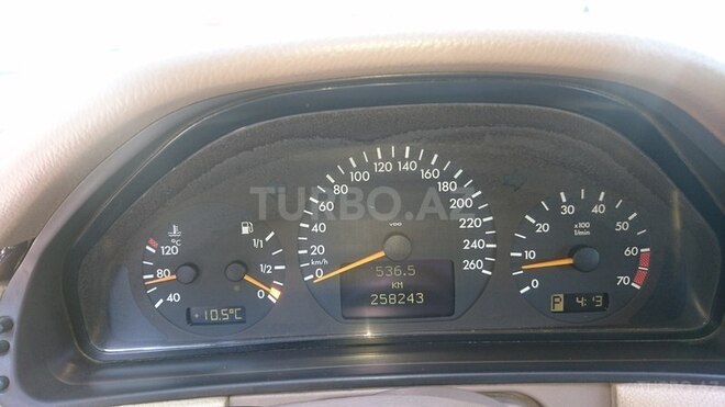 Mercedes E 240 2000, 258,345 km - 2.6 l - Göygöl