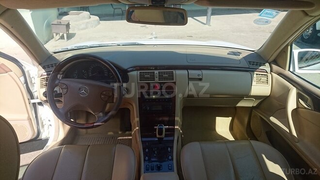 Mercedes E 240 2000, 258,345 km - 2.6 l - Göygöl
